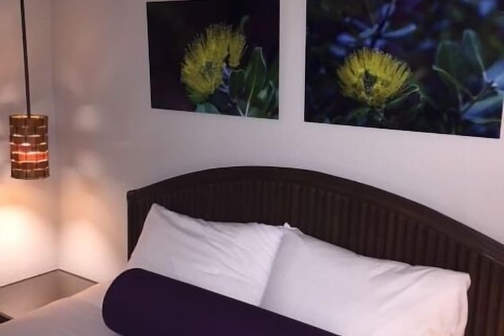 Room 10 of 16