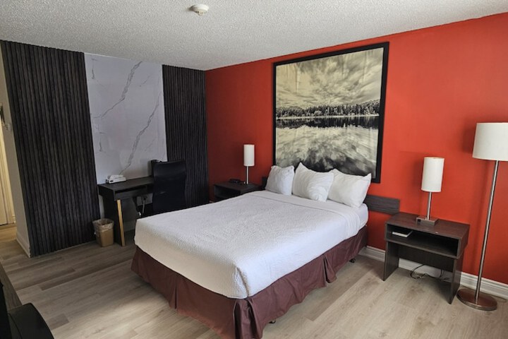 Room 14 of 28