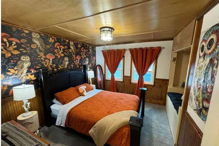 Nauti Otter Inn and Yurt Village