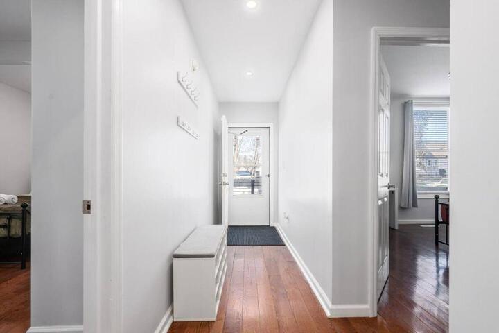 Modern 3 Bed Apt Parking W D