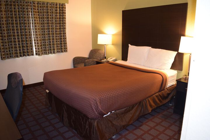 Room 25 of 39