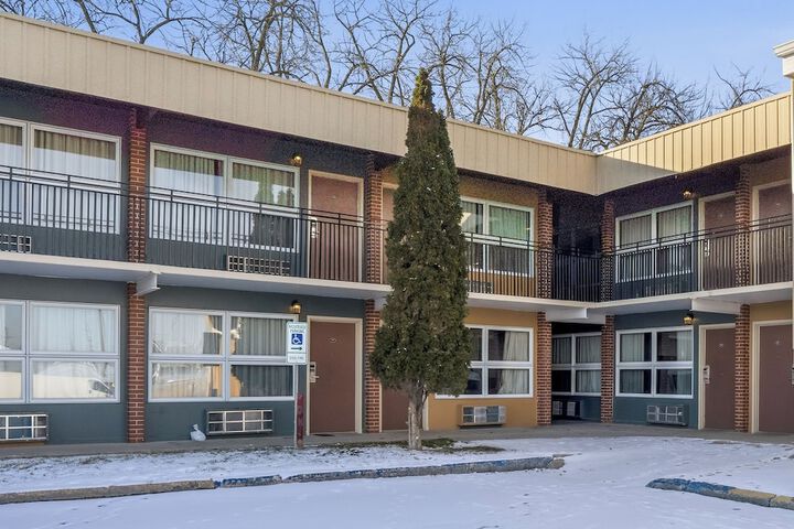 Devils Lake Inn by OYO Near Devils Lake Regional Airport