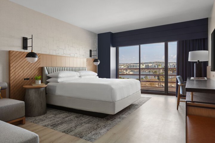Room 35 of 106