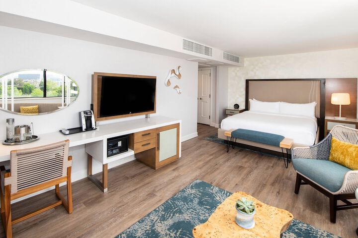 Room 33 of 116