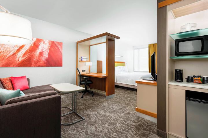 Room 16 of 37