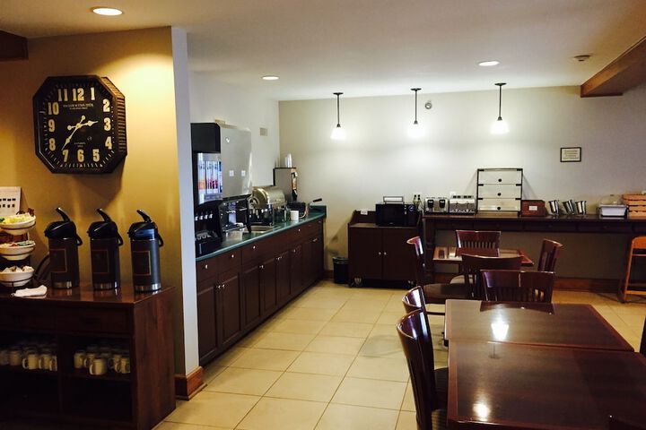 Breakfast/Coffee Service 23 of 26