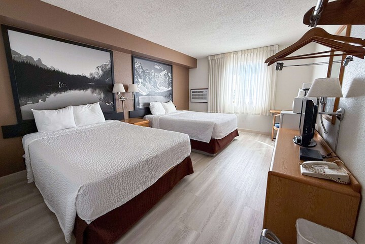 Super 8 by Wyndham Medicine Hat AB