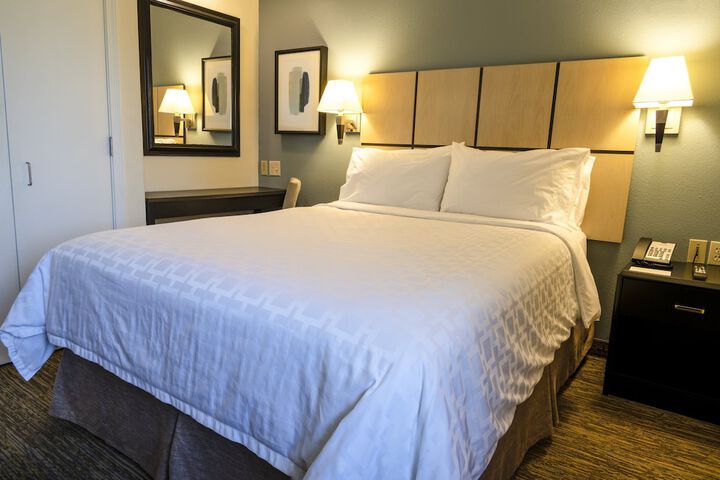 Candlewood Suites East Lansing by IHG