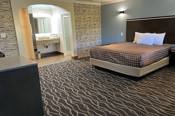 Room 34 of 66