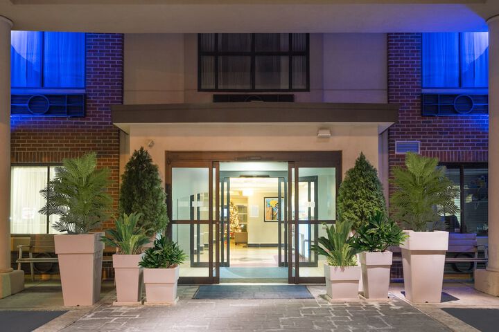 Hotel 6 of 45