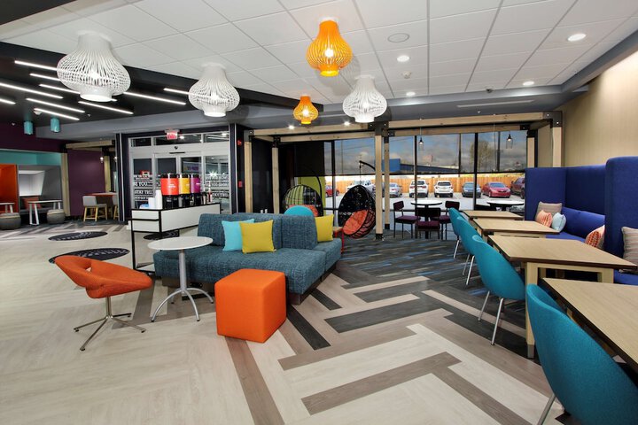 Tru by Hilton Meridian