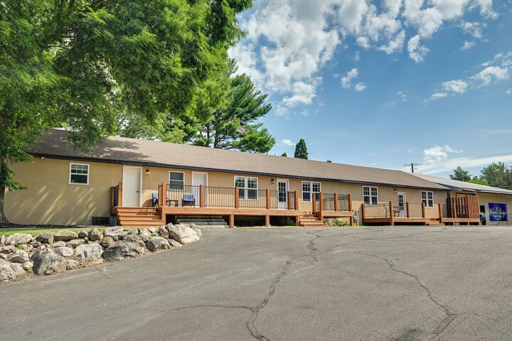 Chippewa Falls Getaway w / Community Lake Access!