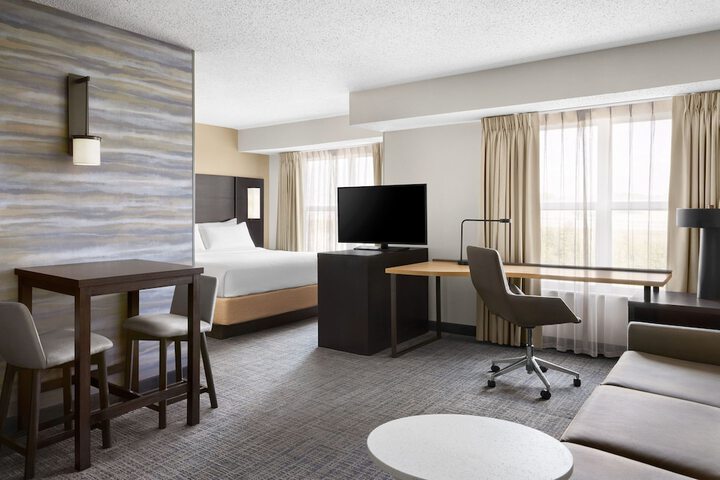 Room 13 of 21