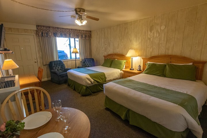 Room 33 of 49