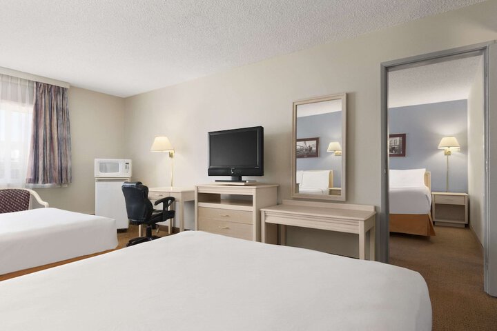 Room 20 of 40