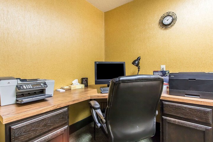 Business Center 35 of 35