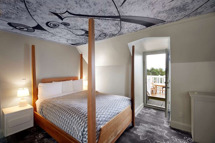 Room 37 of 91