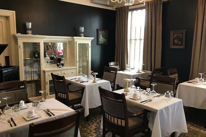 Dining 44 of 47
