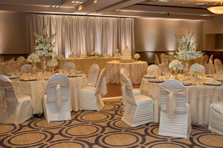 Ballroom/Hall 46 of 48