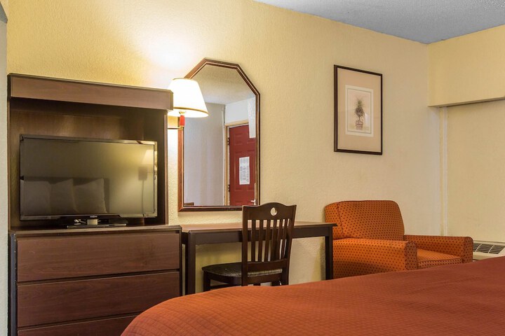 Room 14 of 17