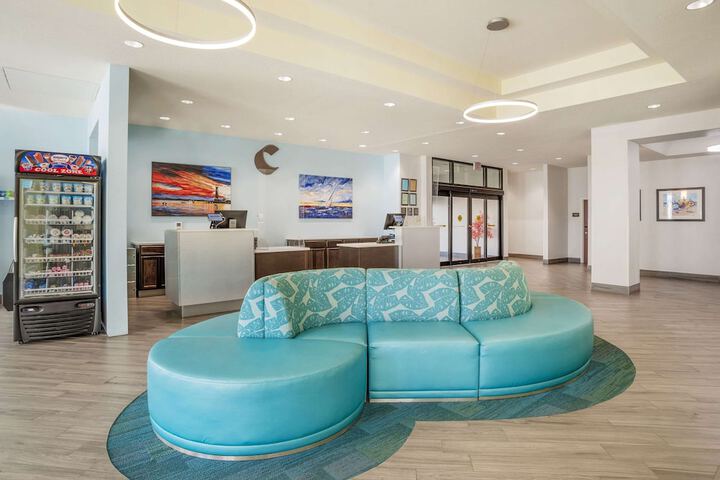 Comfort Inn & Suites Gulf Shores East Beach near Gulf State Park