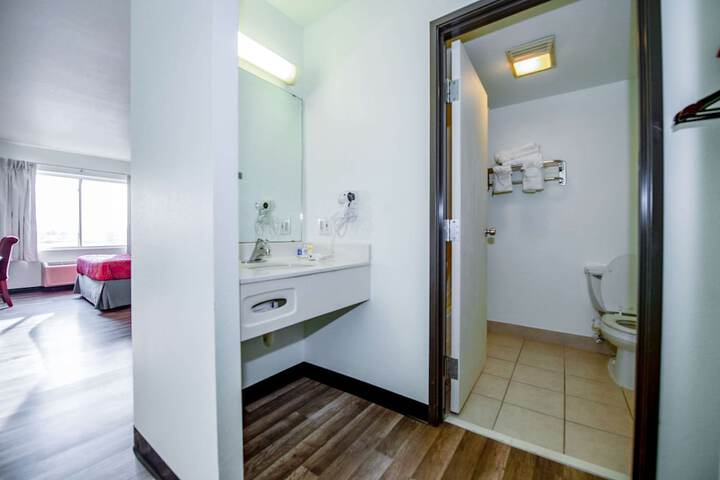 Room 26 of 49