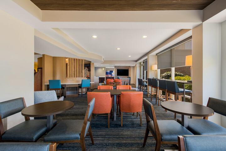 Holiday Inn Express Hampton - Coliseum Central by IHG