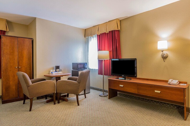 Room 22 of 37