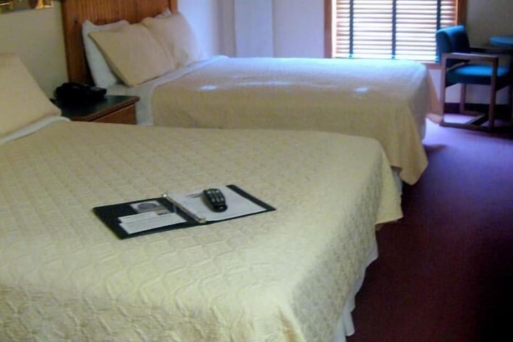 Room 6 of 14