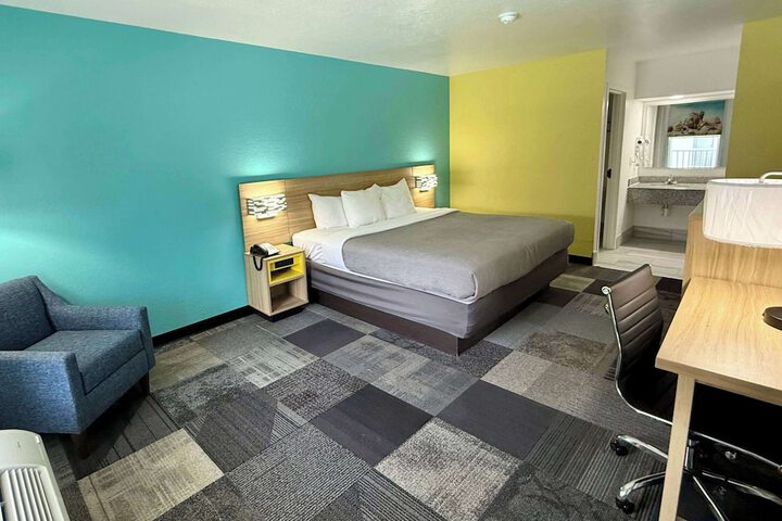 Days Inn by Wyndham Eglin AFB