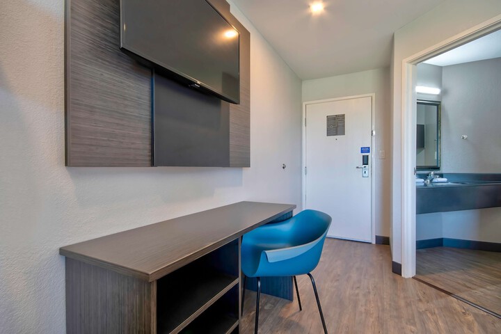 Room 25 of 25