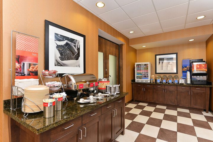Hampton Inn Clinton IA