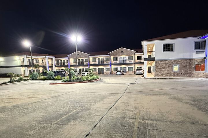 Scottish Inn & Suites - IAH Airport