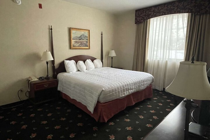 Room 10 of 19