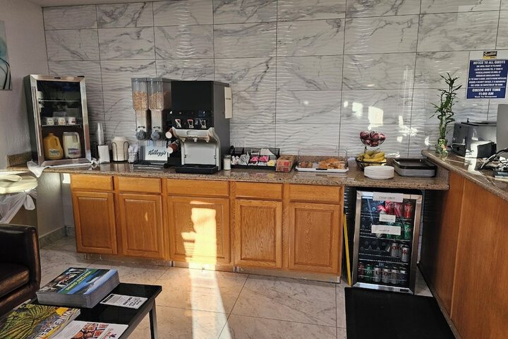 Breakfast/Coffee Service 22 of 22