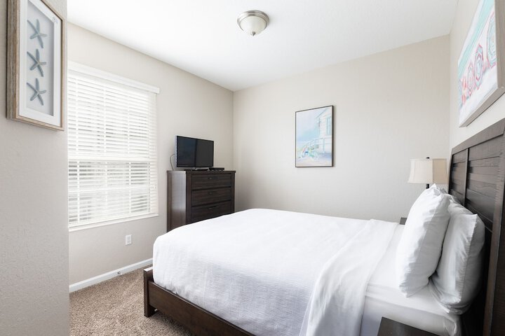 Room 100 of 120