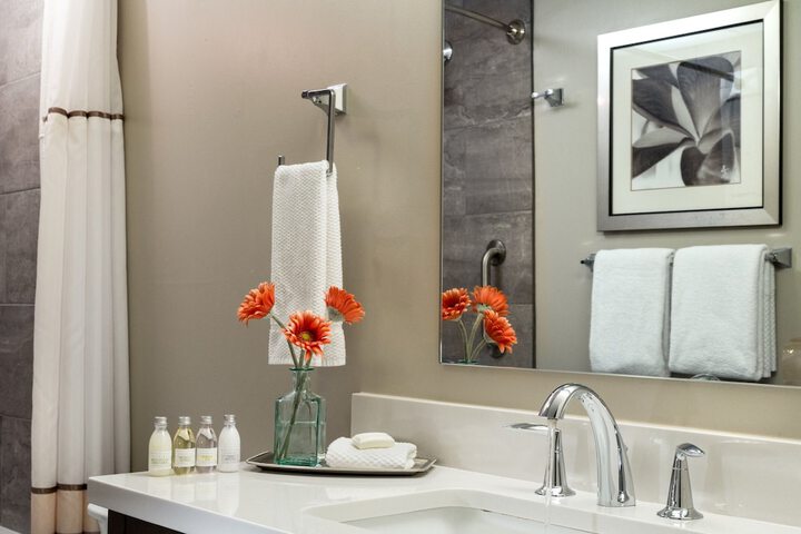 Meadowbrook Inn