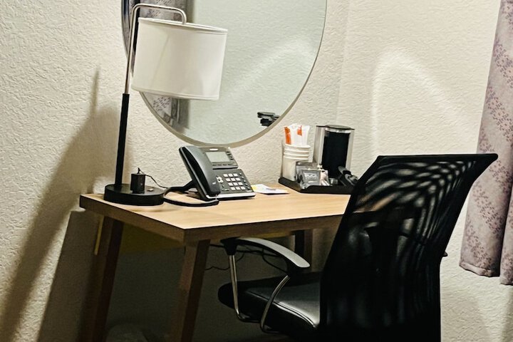 Room 5 of 32