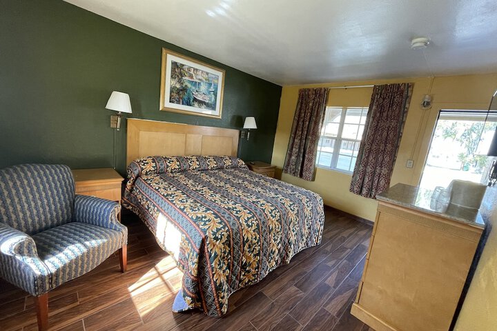 Room 16 of 26