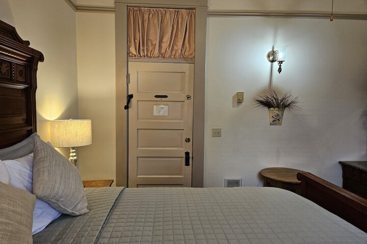 Room 76 of 95