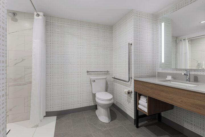 Hampton Inn by Hilton Montreal East Anjou
