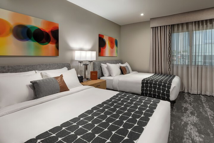 Room 6 of 16
