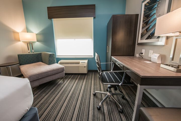 Room 74 of 98