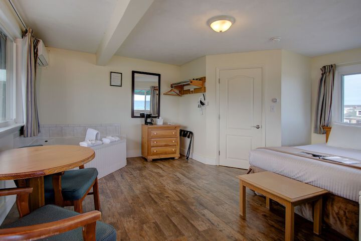 Sea Cliff House Motel