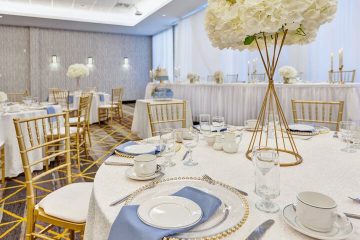 Ballroom/Hall 79 of 88