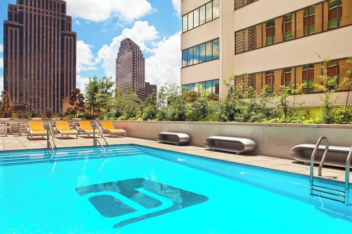 Pool 10 of 65