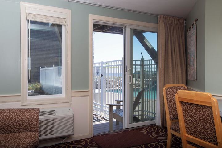 The Corsair & Cross Rip Oceanfront Resort
