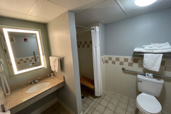 Room 40 of 111