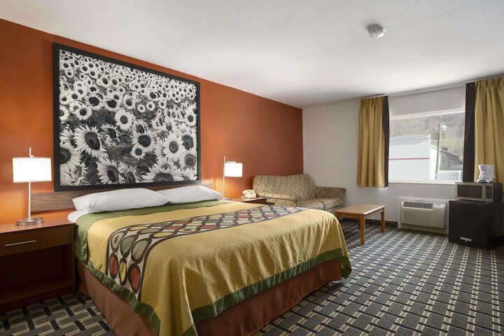 Room 18 of 22