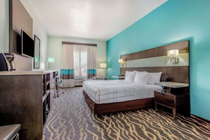 La Quinta Inn & Suites by Wyndham Northlake Fort Worth